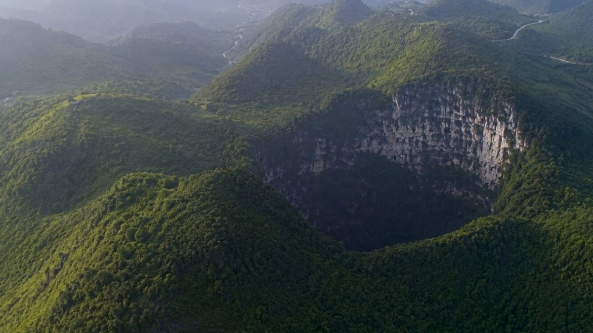 Çin'de Milyonlarca Yıllık Gizem: 200 Metre Derinlikte El Değmemiş Orman Keşfedildi