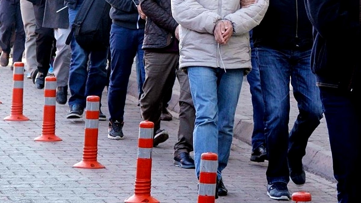 İstanbul'da Durdurulan Takside 4 Kaçak Göçmen ve Organizatör Yakalandı