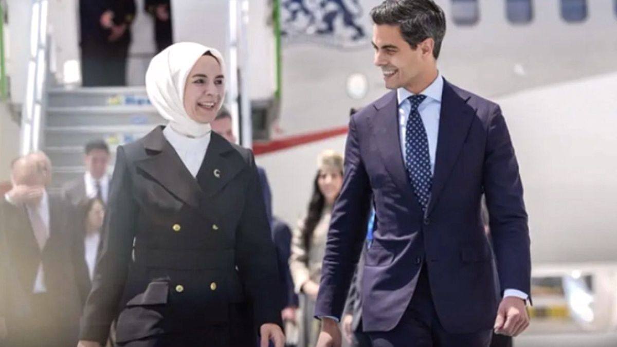 Hollanda Başbakanı Ankara'da Karşılandı, Nişanlısı Gelmedi