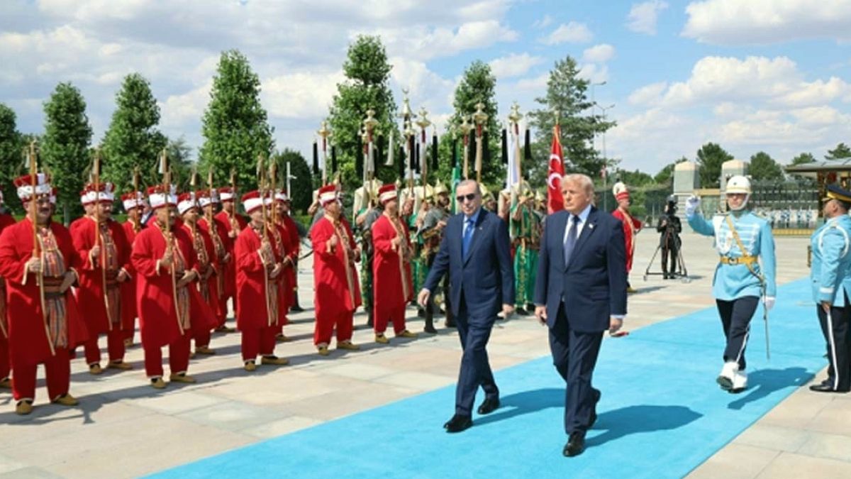 Cumhurbaşkanlığı Külliyesi'nde Tarihi Karşılama: NATO Liderleri Mehter ve Yeniçerilerle Buluştu