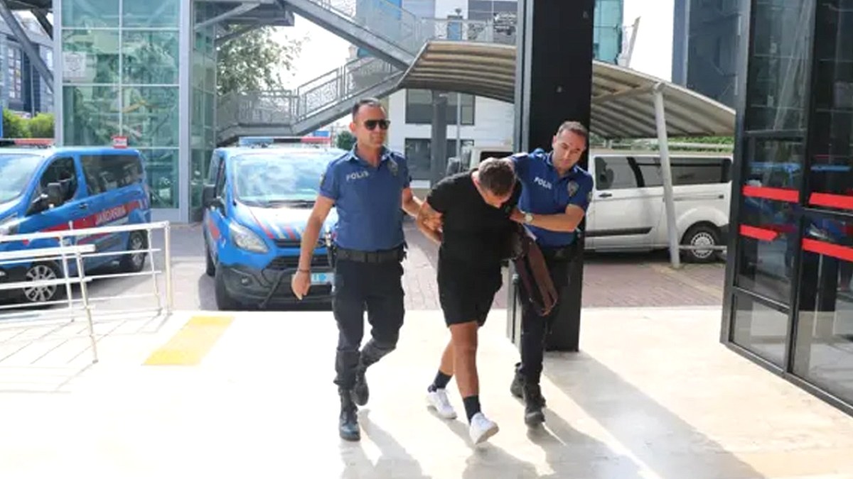 Alanya'da Polise Hakaret Eden Yabancı Uyruklu Şahıs Tutuklandı