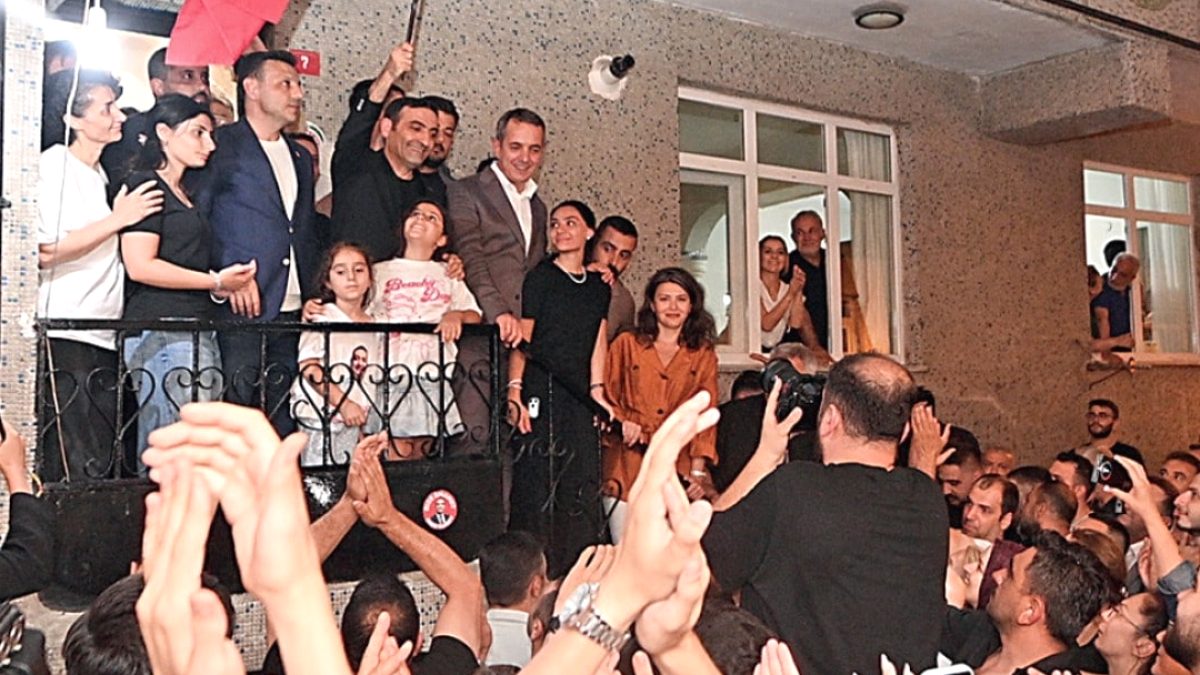 Tahliye Edilen Beyoğlu Belediye Başkanı İnan Güney'den İlk Açıklamalar