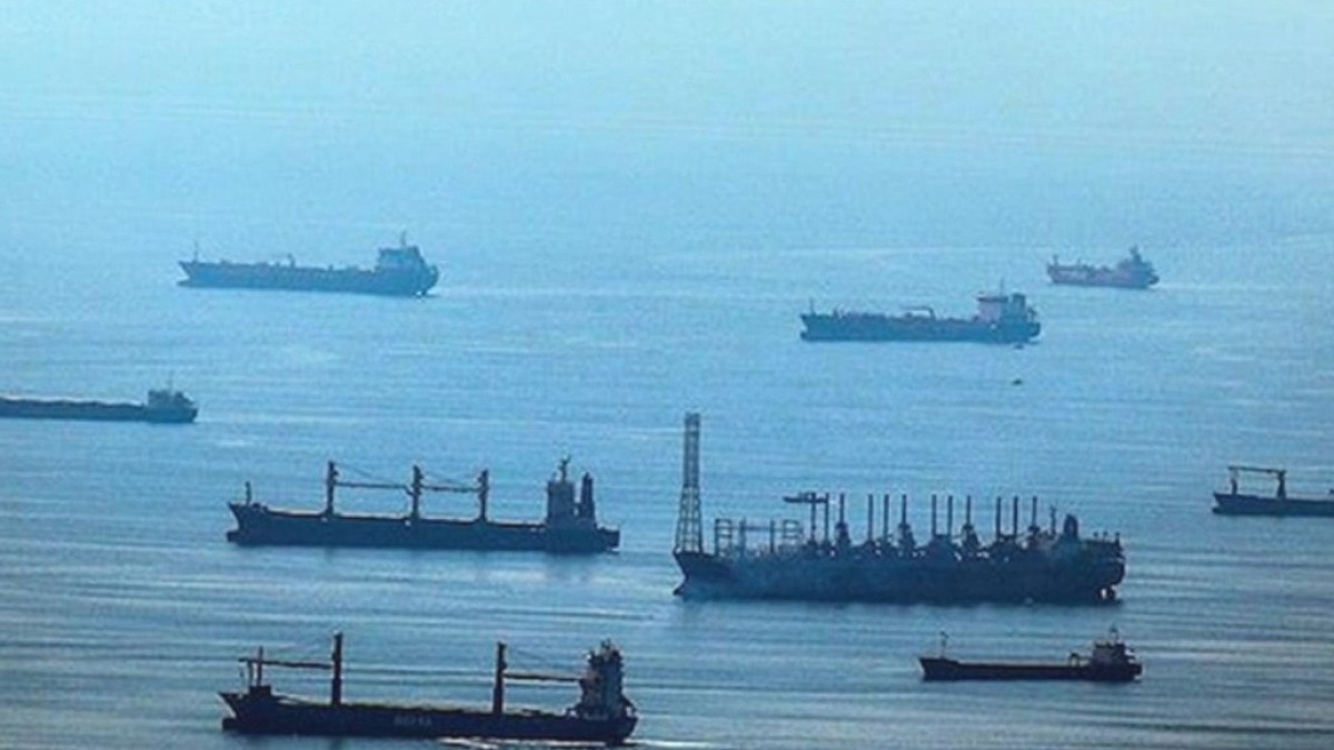 Hürmüz Boğazı'nda Kritik Gelişme: İran Gemileri Geçişe Kapattı