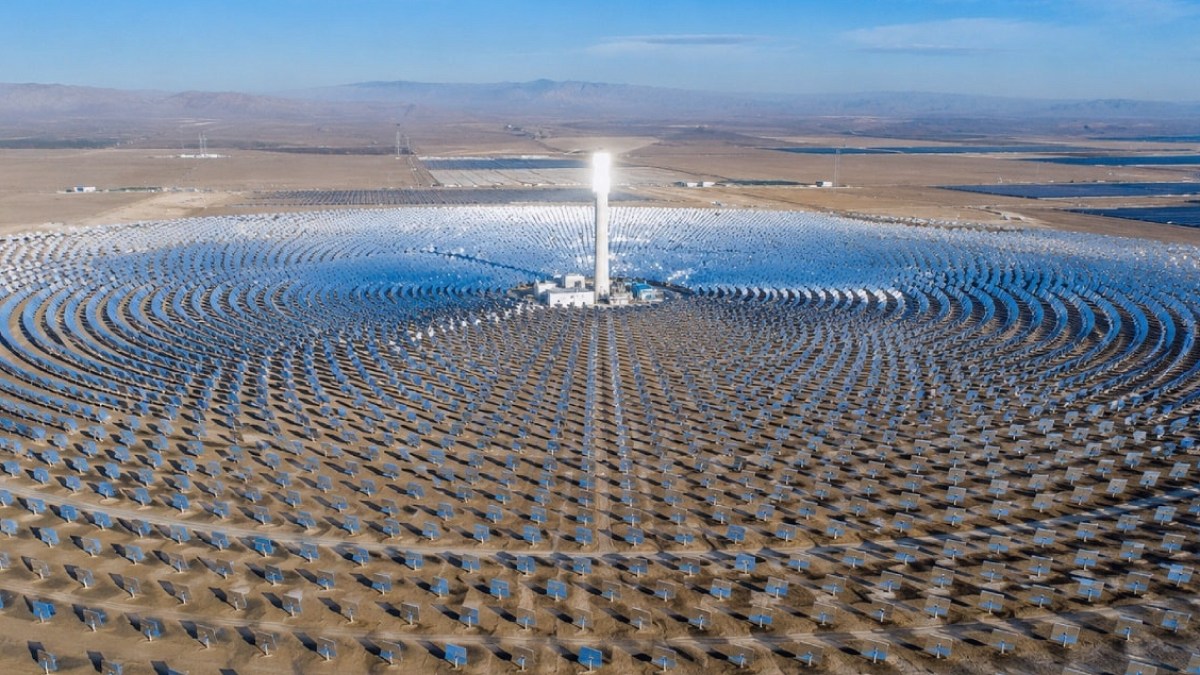 Güneş Enerjisinde Devrim: Gece Bile Elektrik Üreten Hibrit Santral Faaliyette