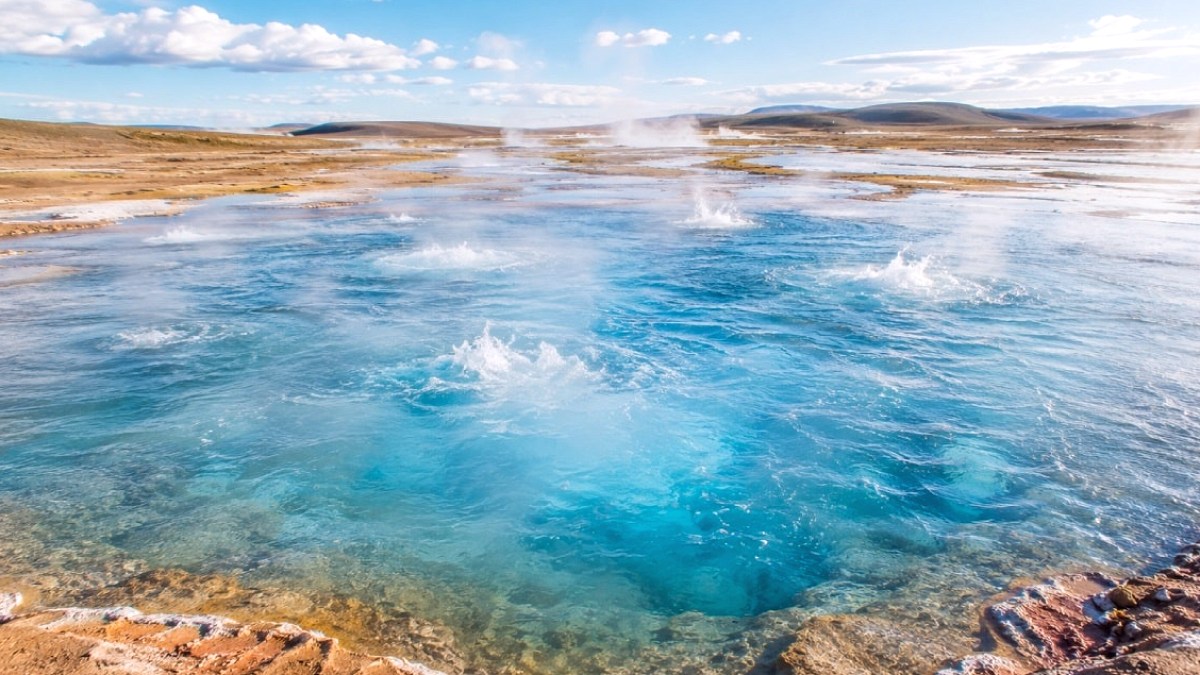Yellowstone'da Gizemli Yer Altı Patlaması Yeni Bir Sıcak Su Kaynağı Oluşturdu