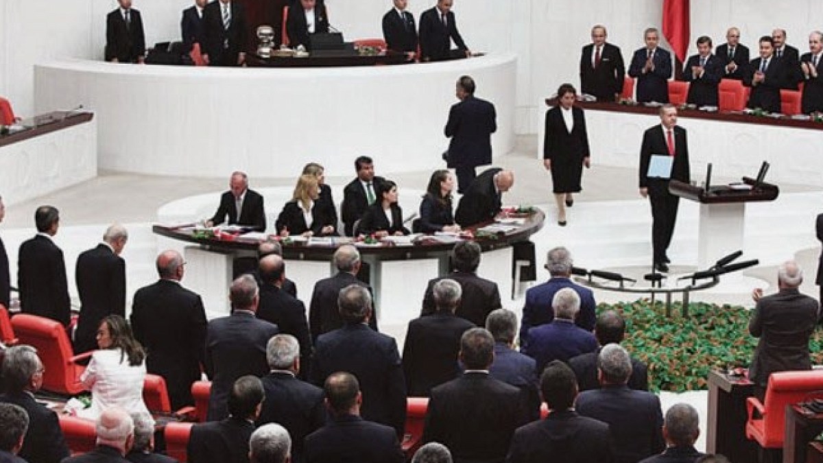 Eski Vekil Melda Onur'dan Kılıçdaroğlu'na Tarihi Fotoğrafla Yanıt