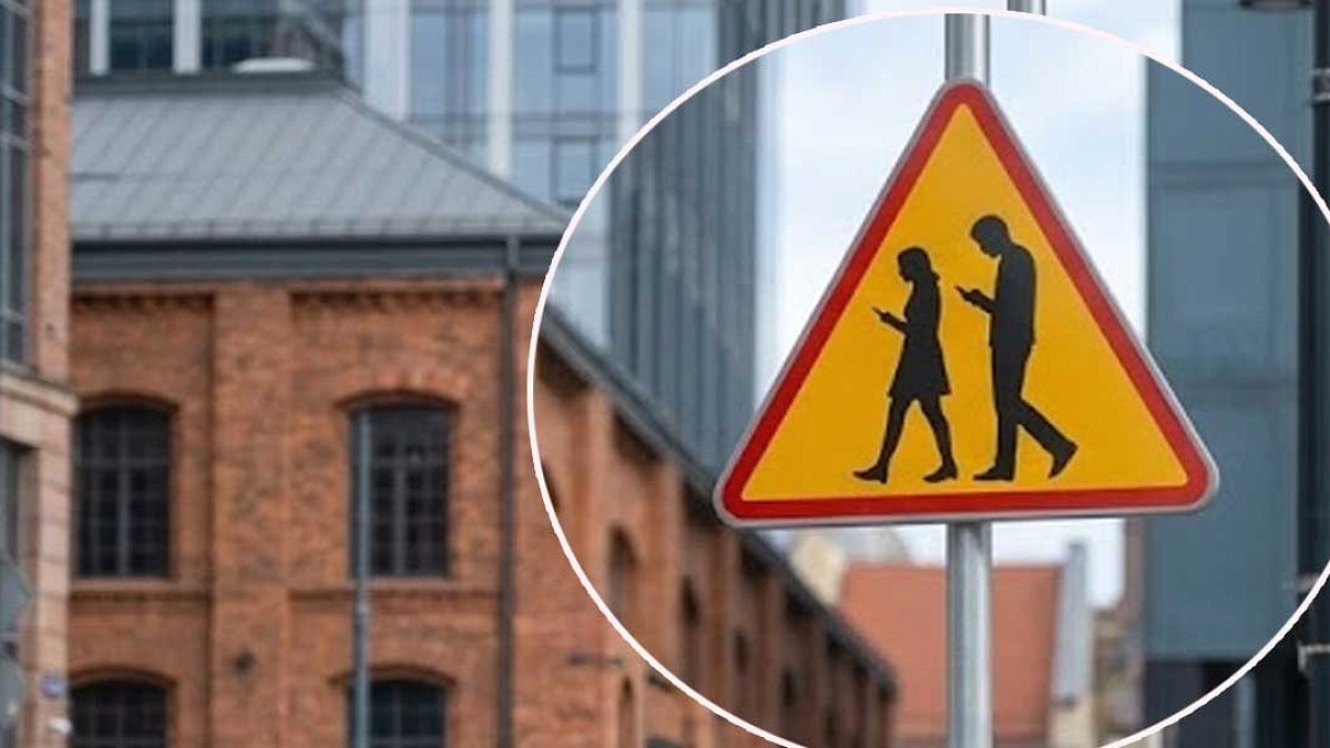 Dikkatsiz Yayalara Karşı Yeni Trafik Levhası: Telefon Bağımlılığına Dikkat!