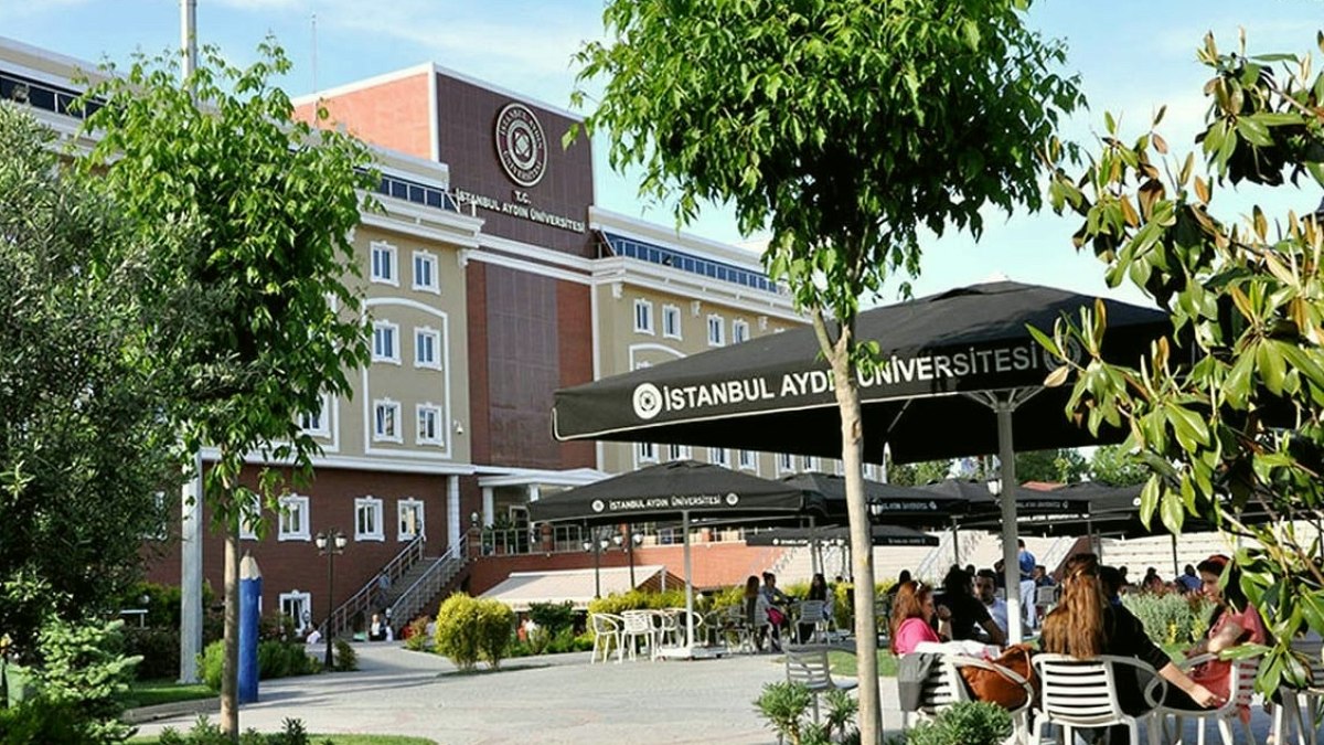 İstanbul Aydın Üniversitesi'nde Yaklaşık 100 Akademisyen İşten Çıkarıldı