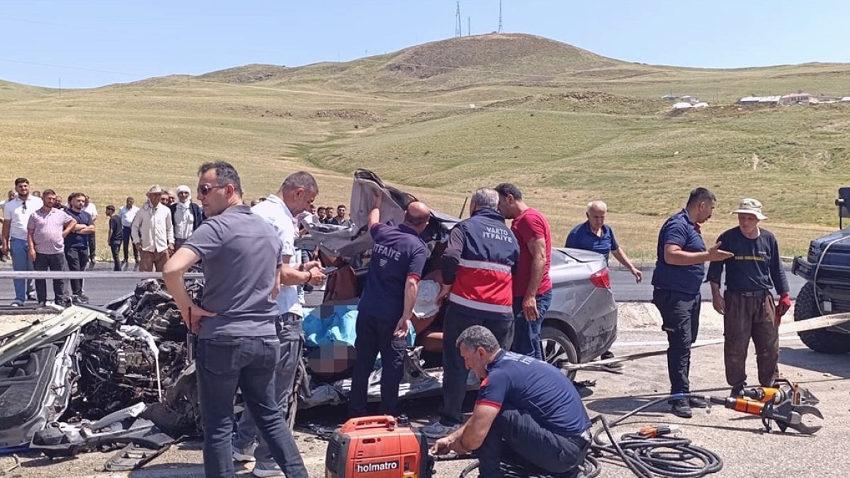 Muş'ta Feci Kaza: Kamyonet ve Otomobil Çarpıştı, 2 Kişi Hayatını Kaybetti