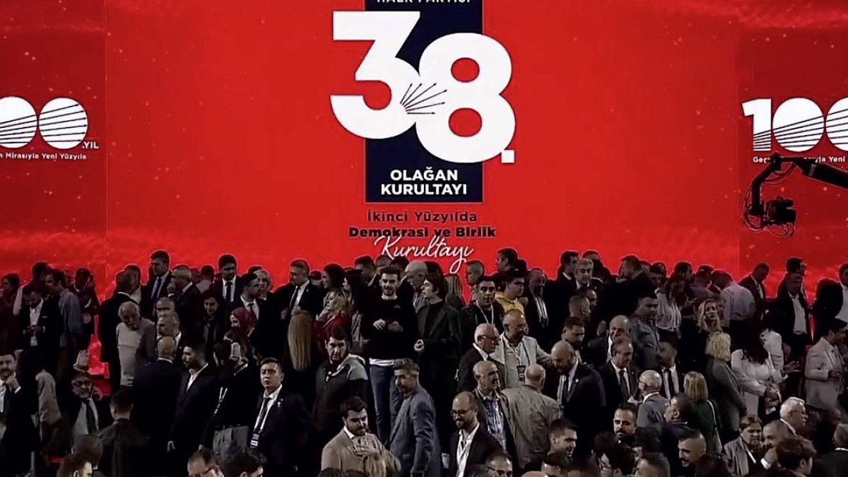 CHP'de Olağanüstü Kurultay Talebi Mahkemeye Taşındı: Delegeler Dava Açtı