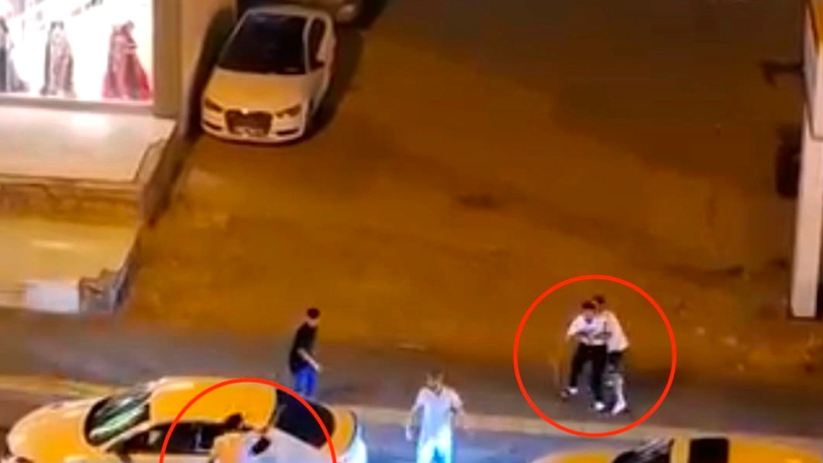 Diyarbakır'da Trafikte Başlayan Kavga Kamerada: Yumruklar ve Sopalar Konuştu
