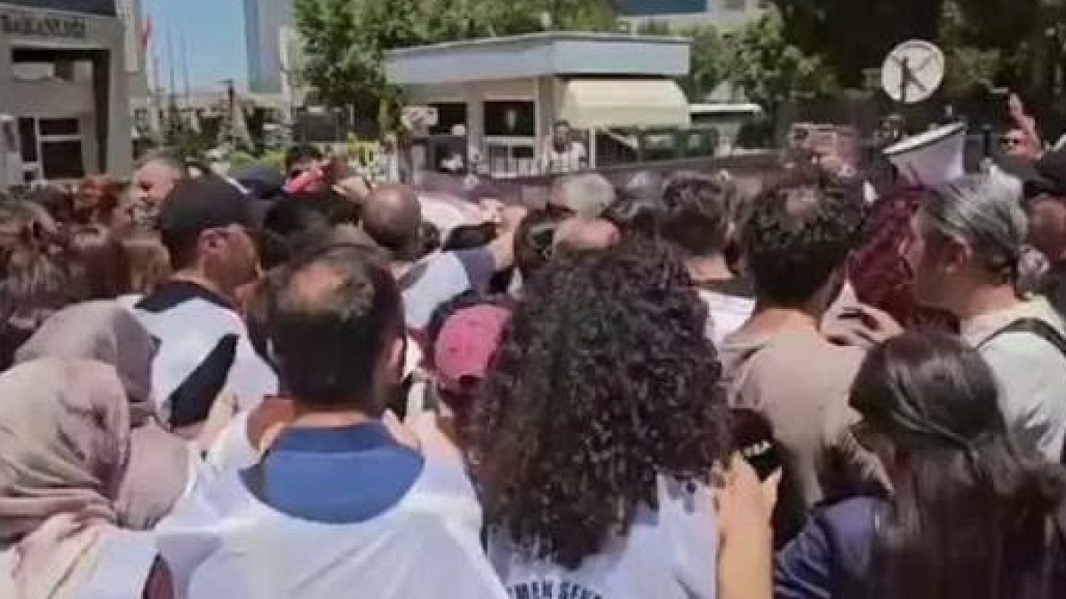 Ankara'da Öğretmenlerden Tepki: Mülakat Mağdurları Polisle Karşılaştı