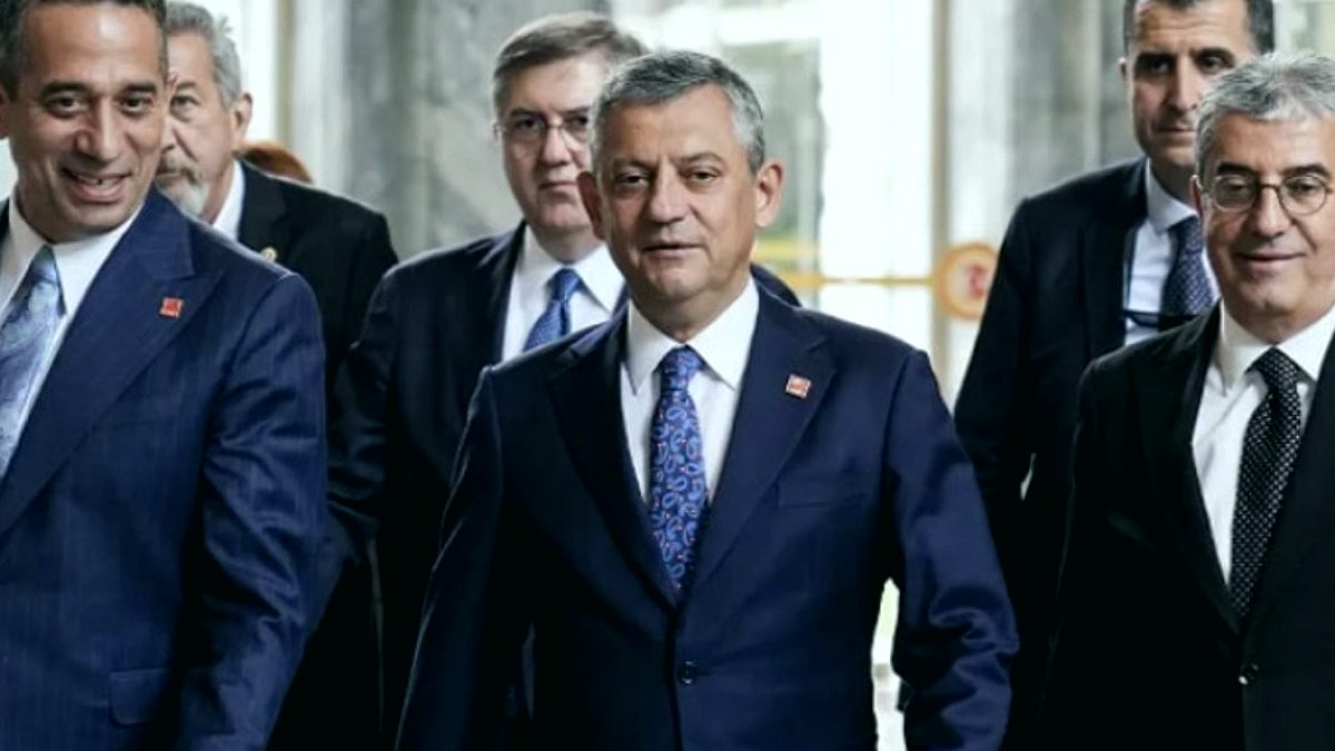 CHP'de Ayrılık Rüzgarı: İhraç İstenen Vekiller Yeni Parti Kuruyor Mu?