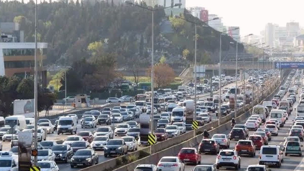 Türkiye'de Otomobil Pazarında Renk ve Yakıt Değişimi: Beyaz ve Dizel Geri Plandan Çekiliyor