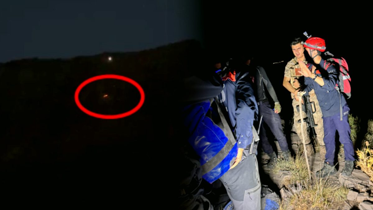 Şırnak'ta Sarp Arazide Mahsur Kalan Mühendisler Helikopterle Kurtarıldı