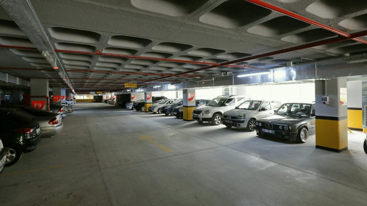 İstanbul'da Otopark ve Çekici Ücretlerine Zam Geldi
