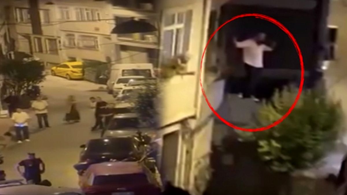 Eski Sevgilisinin Evine Tırmandı: Mahalle Sakinleri Dehşet Anları Yaşadı