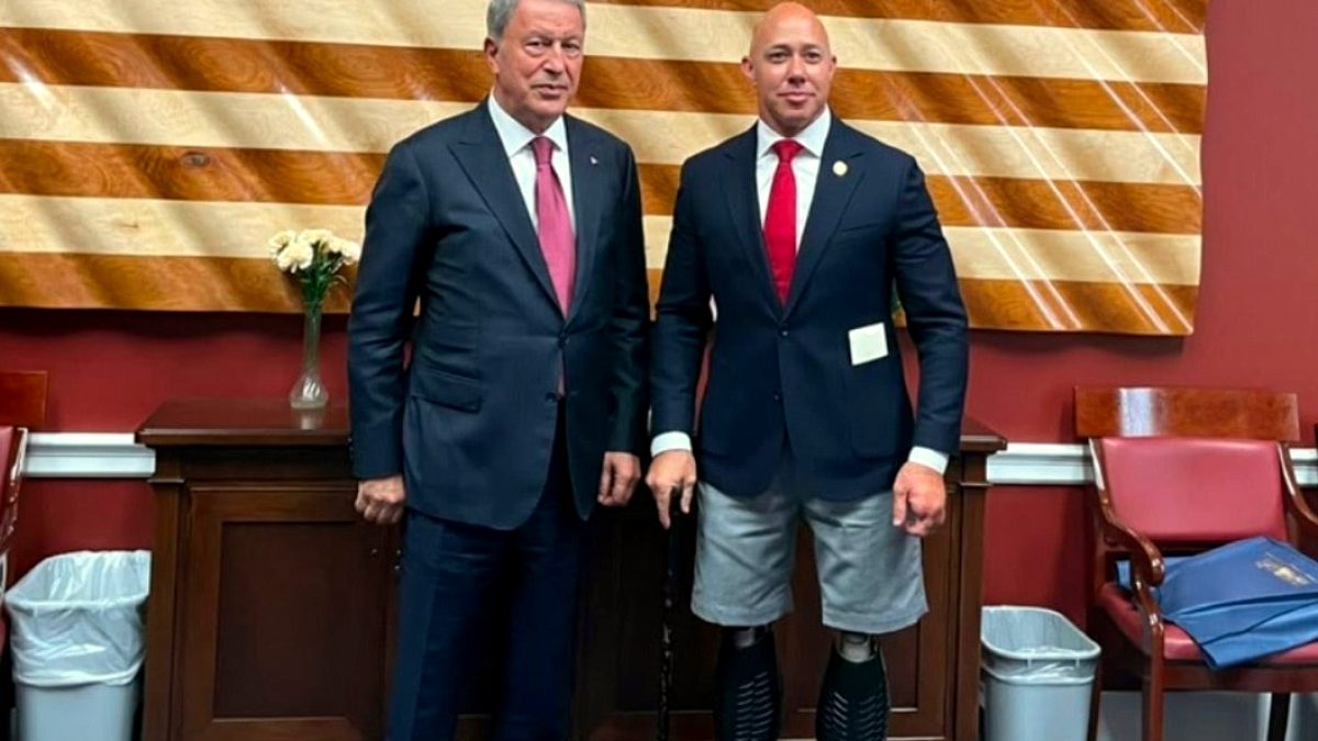 Akar'ın ABD'li Gazi Brian Mast İle Görüşmesi Tartışma Yarattı