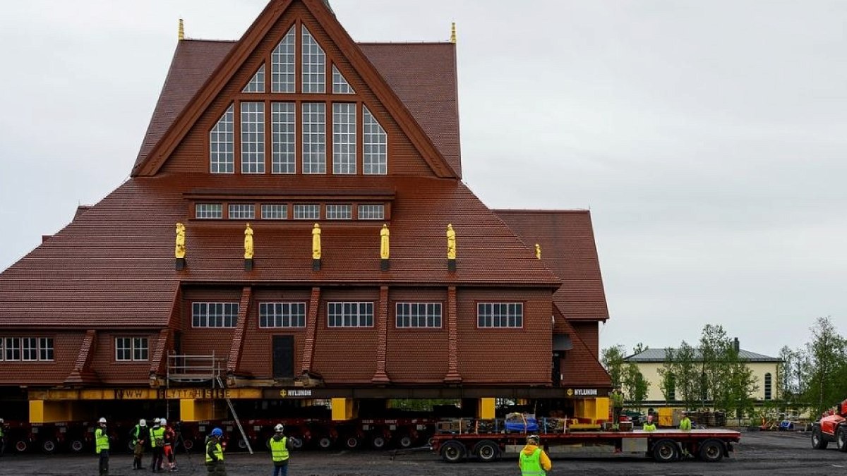 Kiruna Şehri Yer Değiştiriyor: Tarihi Kilise Tek Parça Halinde Taşındı