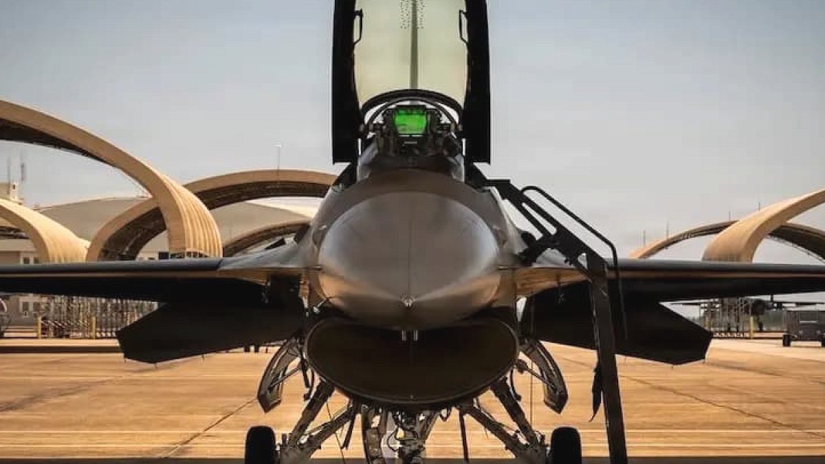 Yapay Zeka Kontrolünde F-16 İlk Uçuşunu Başarıyla Tamamladı