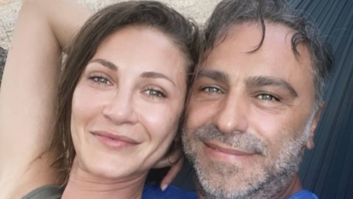 Ünlü Oyuncular Ece Dizdar ve Serdar Orçin'in Karavan Tatili: Dostları Hatice Aslan ve Mahir Günşiray'ı Ağırladılar