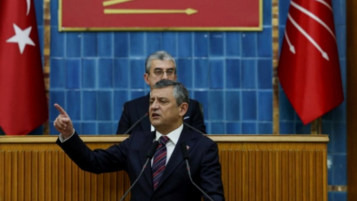 Özgür Özel'den Yeni Parti Hamlesi: CHP Kürsüsünde Veda Konuşması