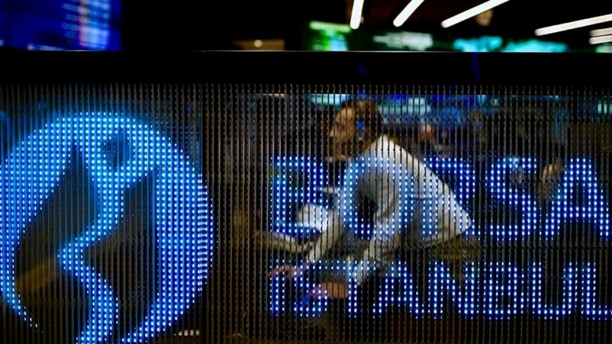 Borsa İstanbul'da İlk Yarı Düşüşle Tamamlandı: Sektörler Farklılaştı