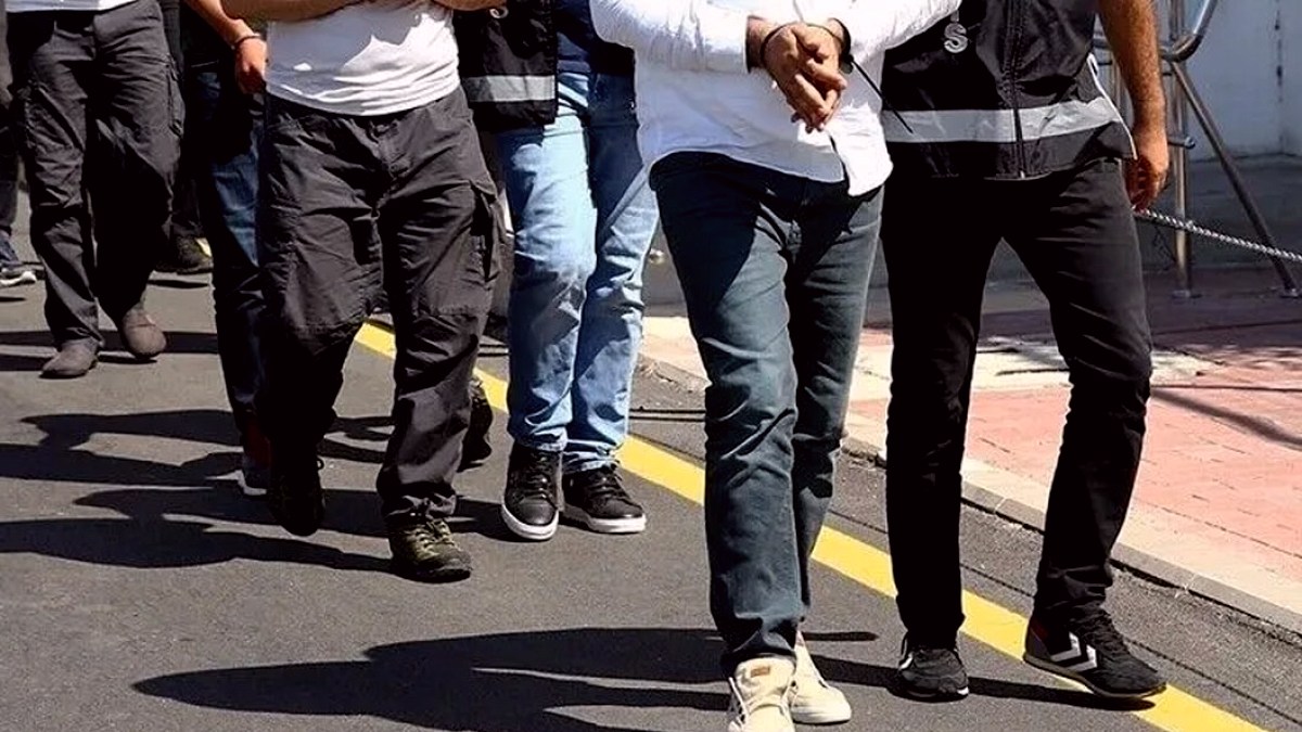 16 Şehirde Eş Zamanlı Dolandırıcılık Operasyonu: 20 Kişi Yakalandı