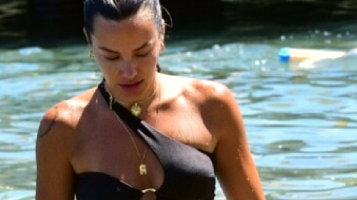 Mihre Mutlu'dan Bodrum'da Nefes Kesen Deniz Keyfi