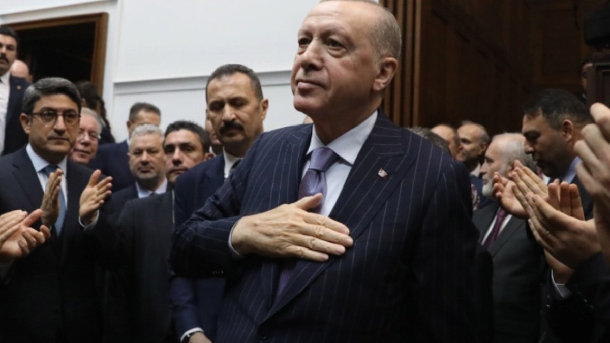 Şile'de Siyasi Sürpriz: Başkan Vekili CHP'den İstifa Etti, AKP'ye Geçiş İddiaları Güçlendi