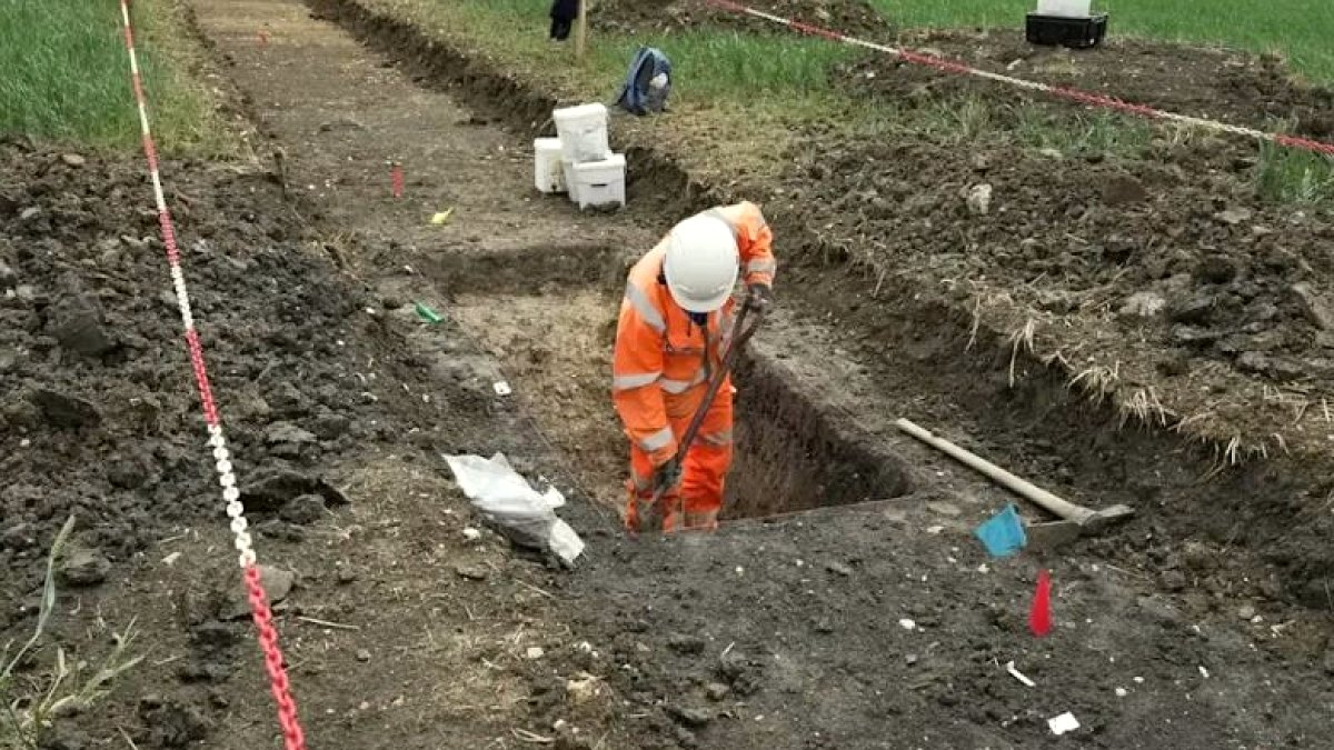 Demiryolu İnşaatı Sırasında 1700 Yıllık İmparator Parası Bulundu