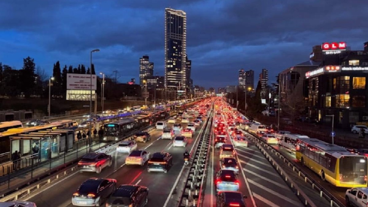 Türkiye Otomobil Pazarı: Renault Zirvede, Fiat ve Ford Takipte
