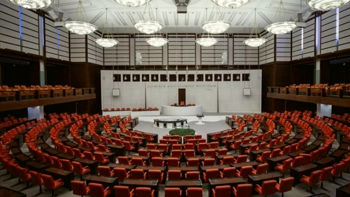 Meclis Tatile Girmeden Çalışmalarını Bir Hafta Uzattı