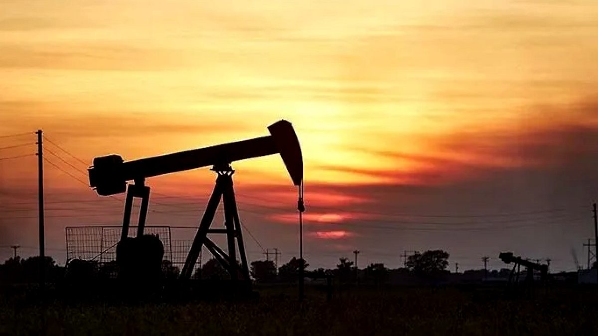 Orta Doğu Gerilimi Akaryakıt Fiyatlarını Tırmandırdı: Brent Petrol 100 Doları Aştı