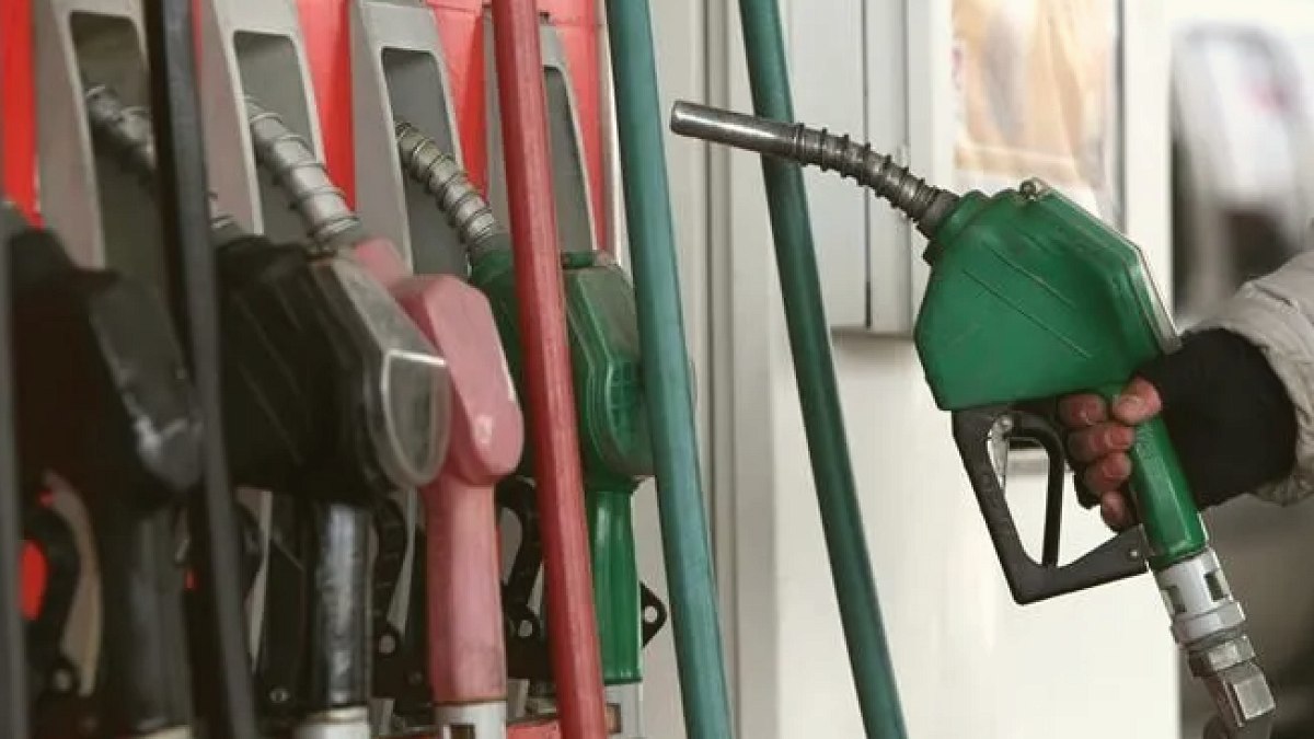 Akaryakıt Fiyatları Rekor Kırdı: Depo Doldurmanın Maliyeti 1000 TL Arttı