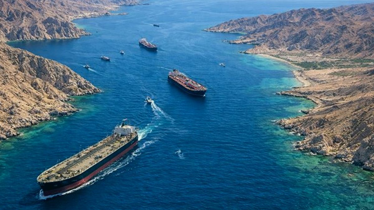 Hürmüz Krizi Enerji Piyasasını Sarsıyor: Alıcılar Daha Ucuz LNG Talep Ediyor