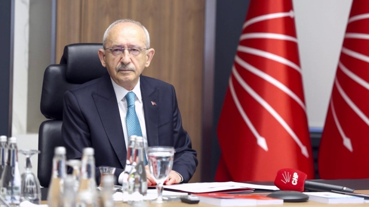 CHP'nin Siyasi Konumu Sarsıldı: Meclis'te 24 Yıllık Ana Muhalefet Tahtı Sallanıyor