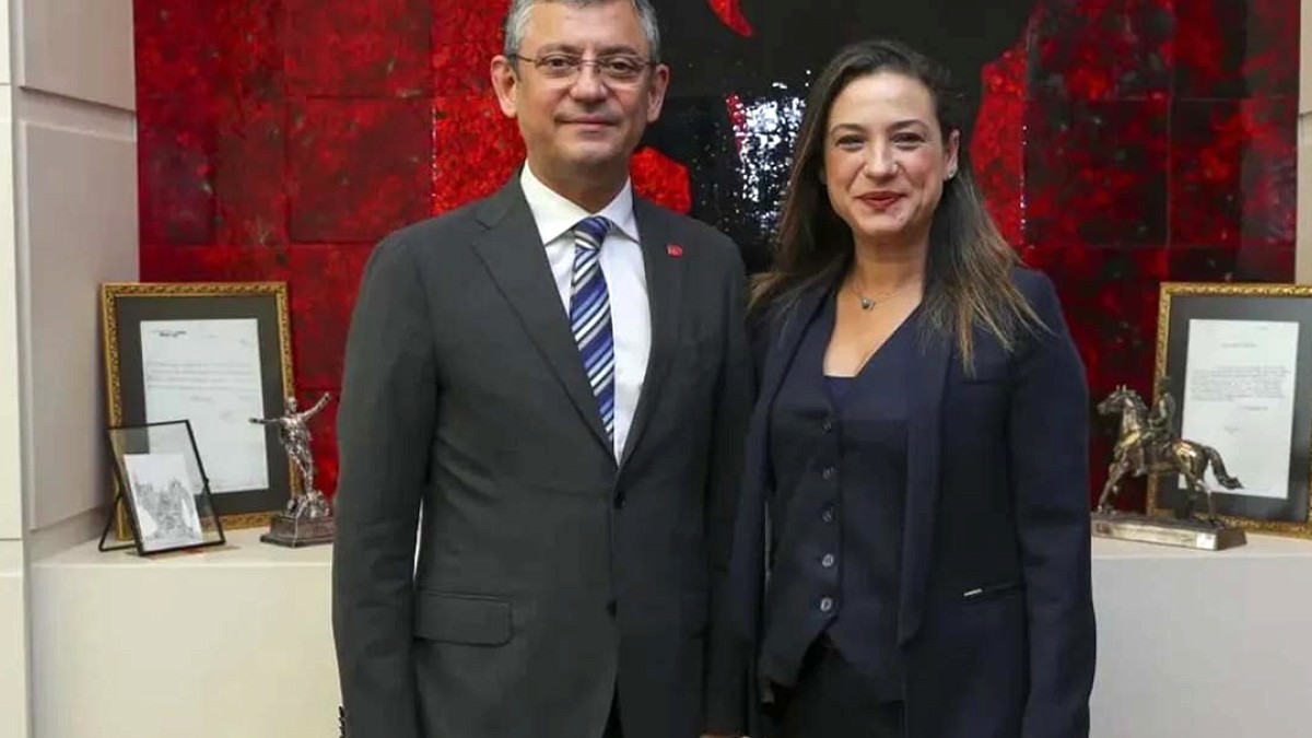 CHP'de İstifa Dalgaları Sürüyor: Selçuk Belediye Başkanı Partiden Ayrıldı