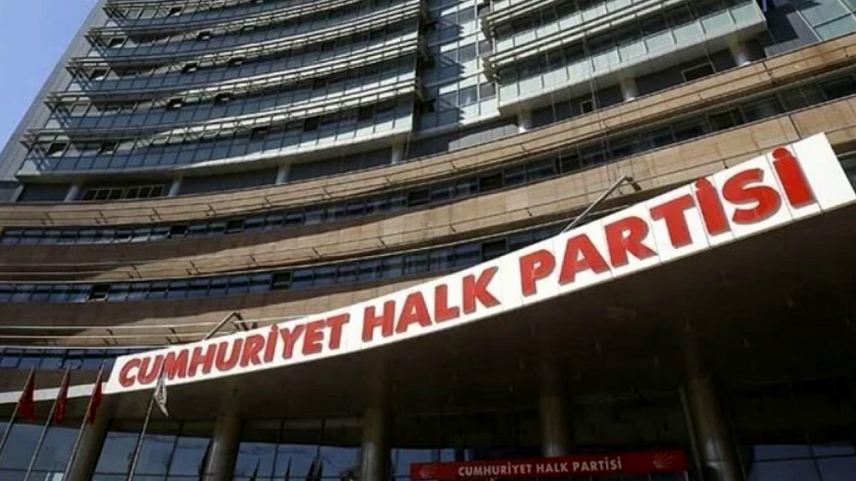 CHP'de Üç İlde İstifa Depremi: Parti Yönetimine Tepki Dalgaları