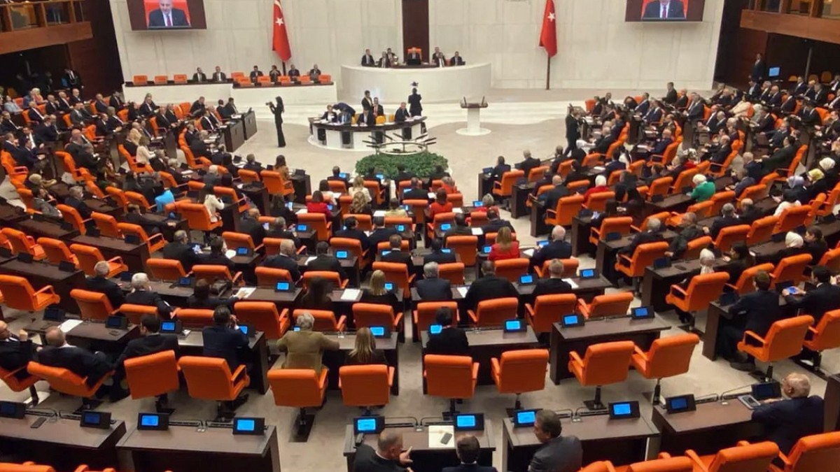 KKTC'nin Ambargoları Görüşülmedi: AKP ve MHP Oylarıyla Reddedildi