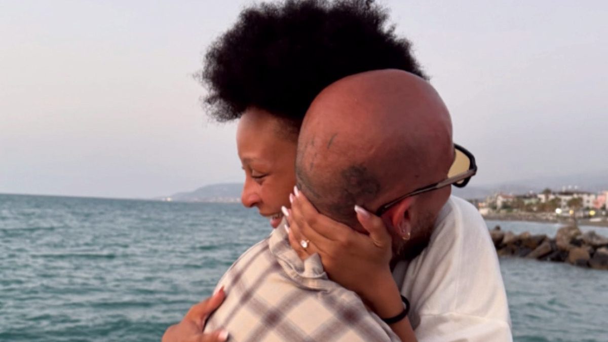 Sihirli Annem'in Toprak'ı Jennifer Boyner'dan Büyük Adım: Nişanlandı!