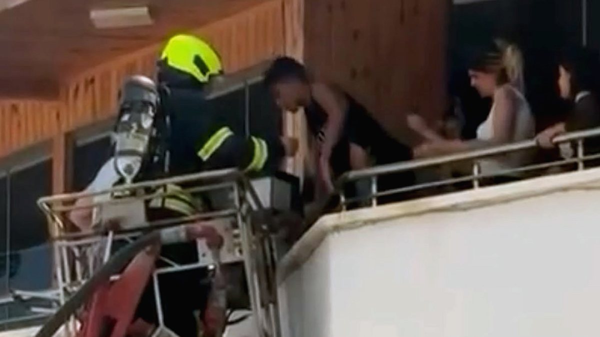 Mersin Otelinde Korkutan Yangın: 9 Kişi Kurtarıldı