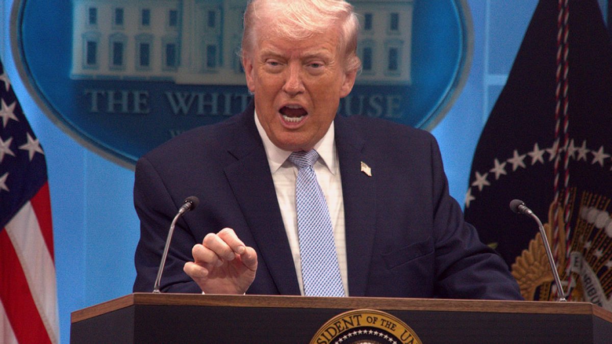 Trump'tan İran'a Sert Uyarı: Husilerin Saldırılarından Sorumlu Tutulacaklar
