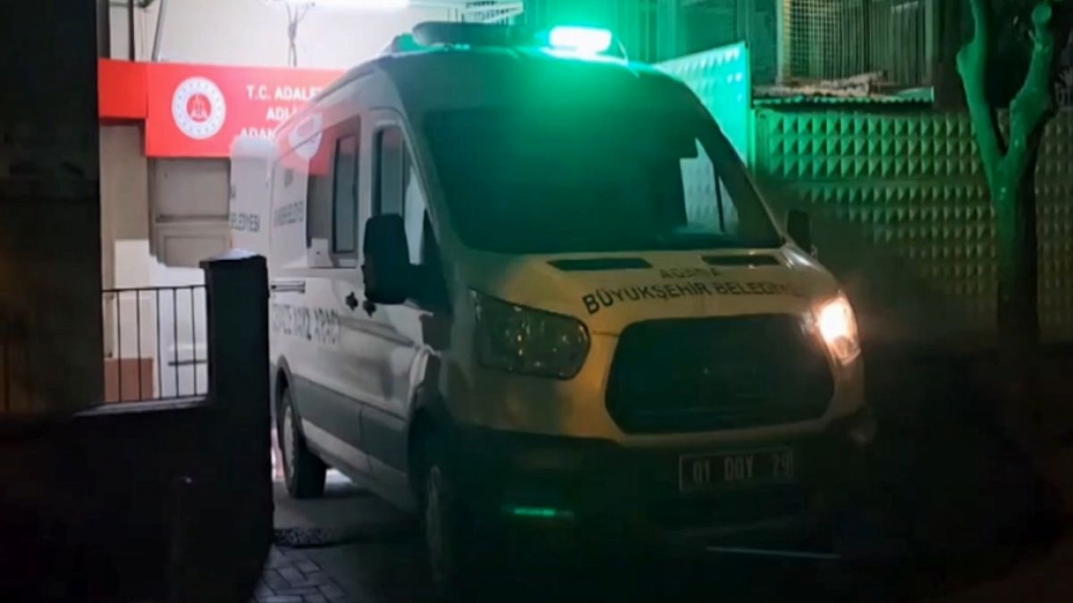 Adana'da Genç Kadın Sokak Ortasında Silahlı Saldırıya Uğradı: Hayatını Kaybetti