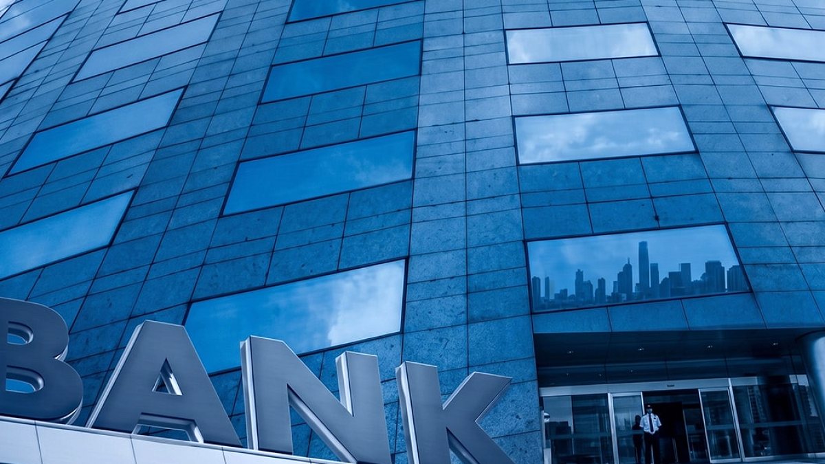 Avrupa'nın En Büyük Bankaları Açıklandı: Zirvede Fransız Devi, Türkiye'den Sadece Bir Banka Listede