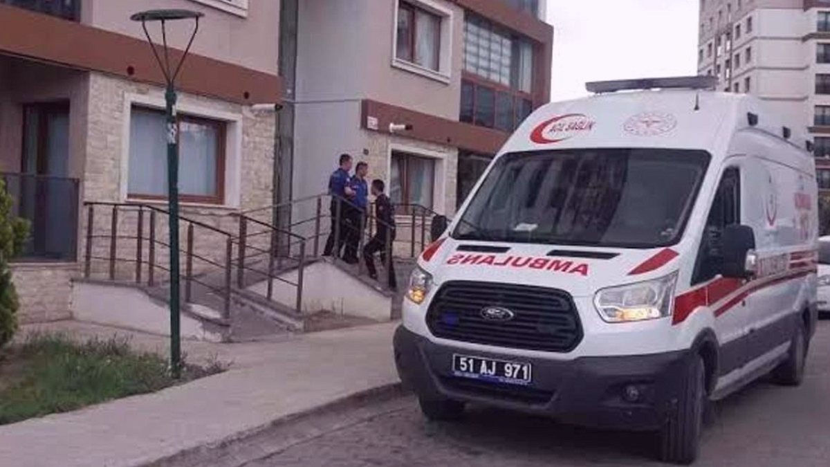 Niğde'de Yaşlı Adamdan Haber Alamayan Yakınları Durumu Bildirdi: Evinde Ölü Bulundu