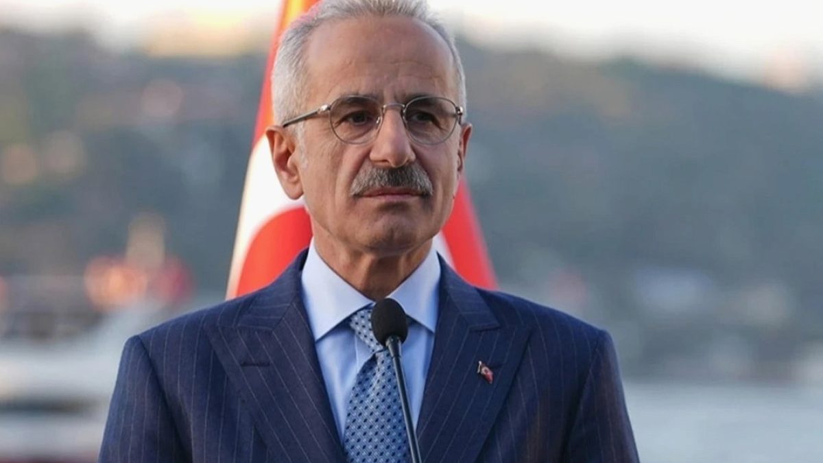Bakan Uraloğlu'nun Sınıf Arkadaşı Reis'e Milyarlık İhaleler Yağdı