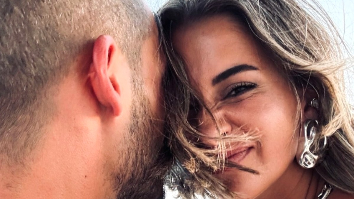 Buse Terim'den Romantik İtiraf: Batu ile Tanışma Anısını İlk Kez Anlattı