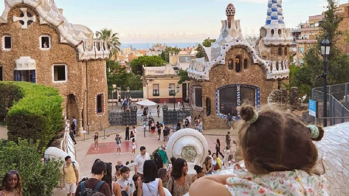 Barcelona Turist Akınına Dur Dedi: Yeni Sınır ve Vergiler Geliyor