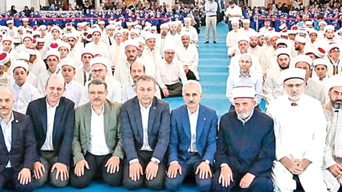 Ulaştırma Bakanı Uraloğlu: Milli Değerler ve Bilimsel Gelişim Dengesi Önemli